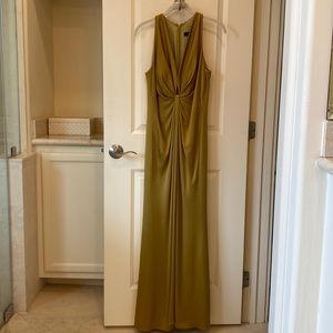 Gold evening gown. Carmen Marc Valvo. Size 8